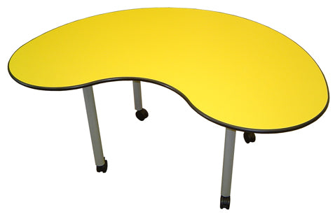 Kidney Table on castors